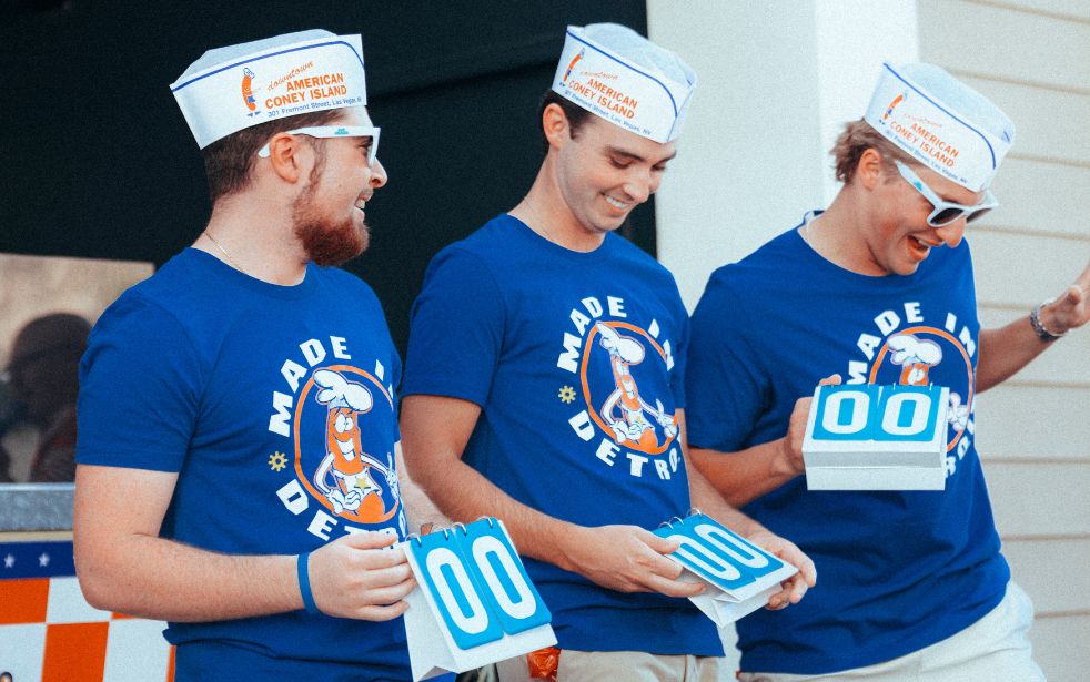 weenies-and-bikinis-hot-dog-eating-contest
